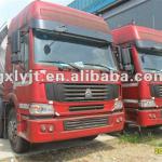 SINOTRUK HOWO Rear Double Axles Bulk Powder Tank Truck