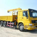 Famous brand howo truck mounted crane for hot sales ZZ1167M4617D1