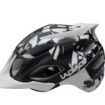 New color high quality in-mold sport helmet Q3